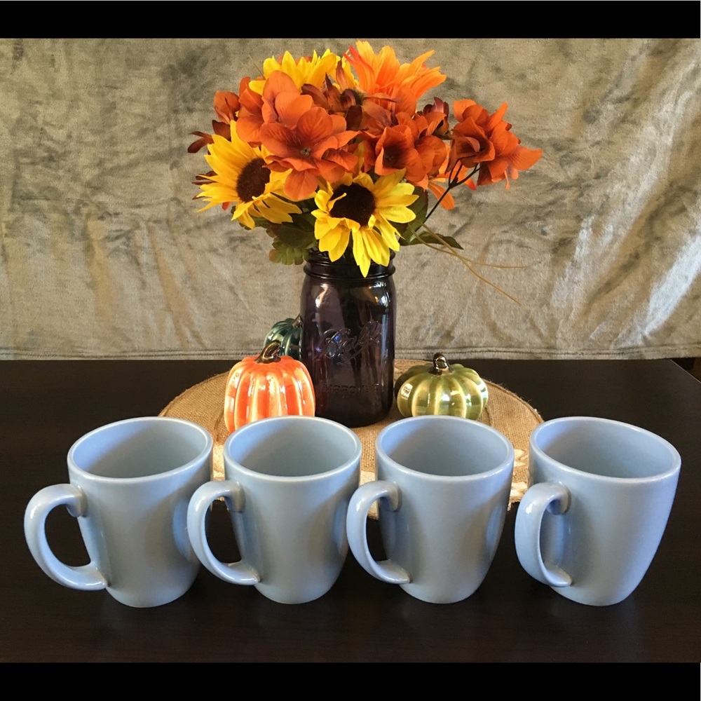 Set of 4 Corelle 11oz mugs
